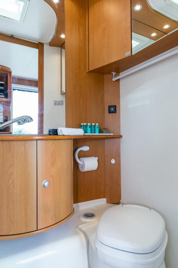Cosy Caravan On Luxury Campsite Hulme End Exterior photo