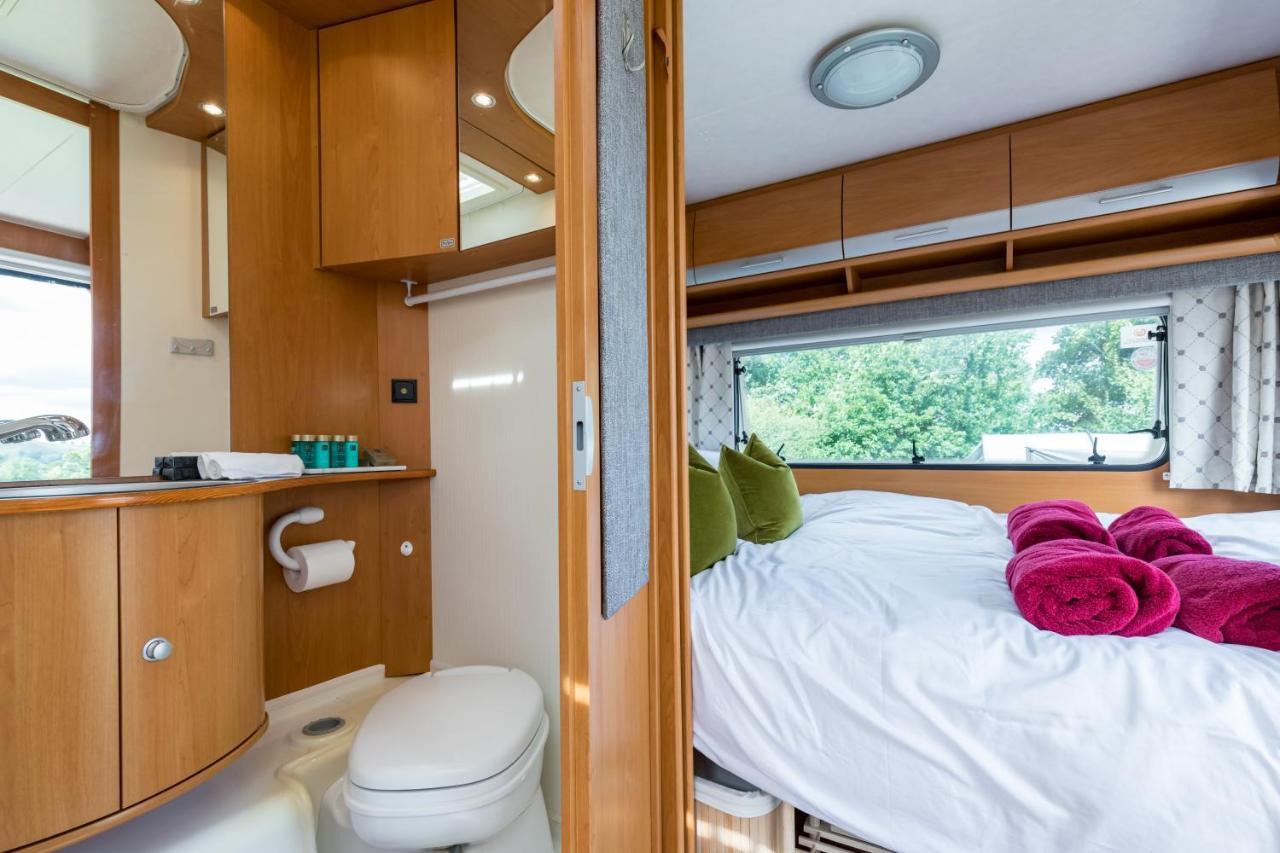 Cosy Caravan On Luxury Campsite Hulme End Exterior photo