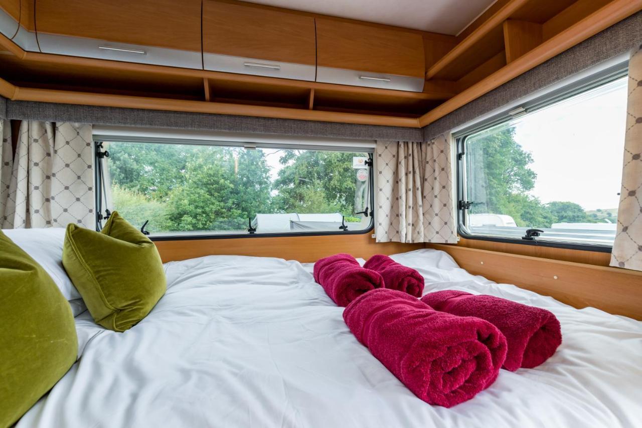 Cosy Caravan On Luxury Campsite Hulme End Exterior photo
