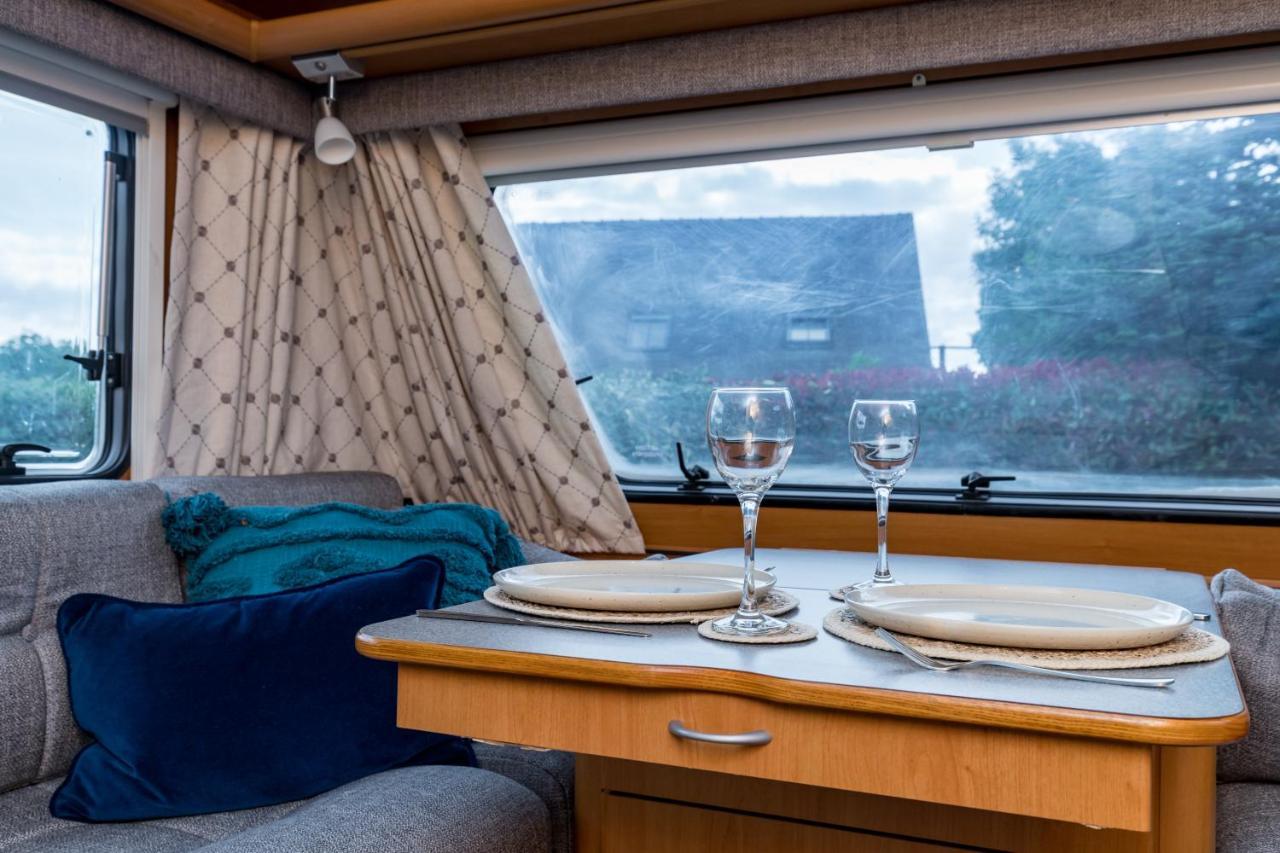 Cosy Caravan On Luxury Campsite Hulme End Exterior photo
